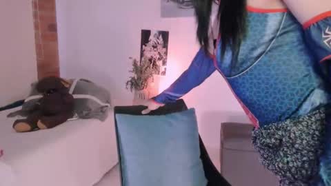 Isabella online show from October 2025 09:04:01 PM