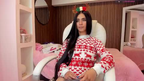 Snapshot of isabella_cooper9 chatting on December 2024 11:29:02 PM Isabella Cooper online show from December 2024 11:29:02 PM