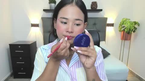 Isabel florez online show from January 2025 12:03:02 PM