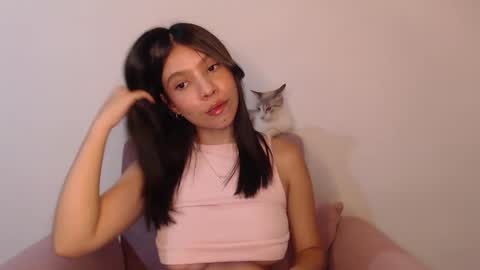 Snapshot of isabella_jones9 chatting on December 2024 01:32:02 AM ISABELLA online show from December 2024 01:32:02 AM