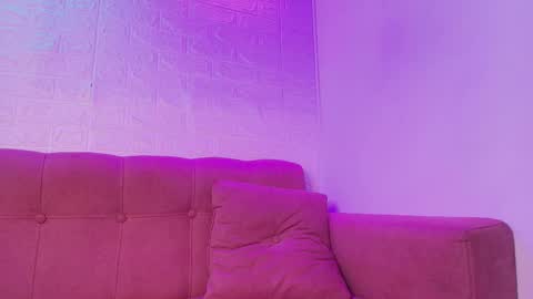 Isabella online show from October 2025 05:08:02 AM