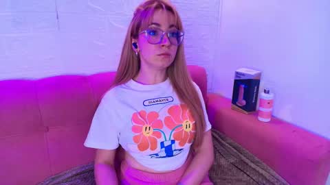 Isabella online show from December 2025 01:33:02 AM