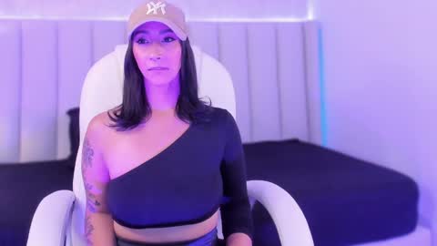 Isa  online show from December 2024 10:06:01 PM