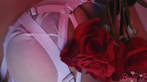 Isabella White online show from December 2024 12:13:01 AM