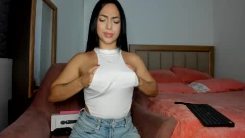 Snapshot of isabellabeker_ chatting on April 2026 07:26:01 PM ISABEL online show from April 2026 07:26:01 PM