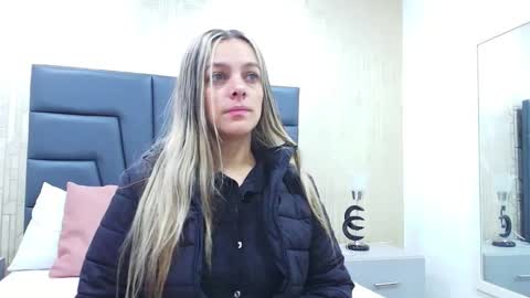 Isabella  online show from February 2026 01:42:02 PM