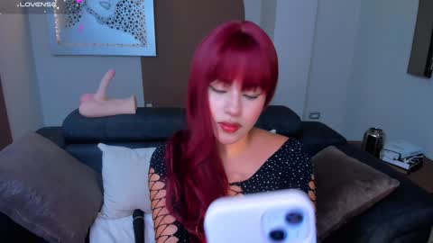 Isa Hill  online show from December 2024 08:18:01 PM