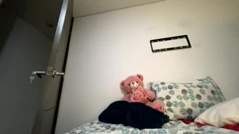 Isabella.. back again  online show from February 2026 03:16:02 AM