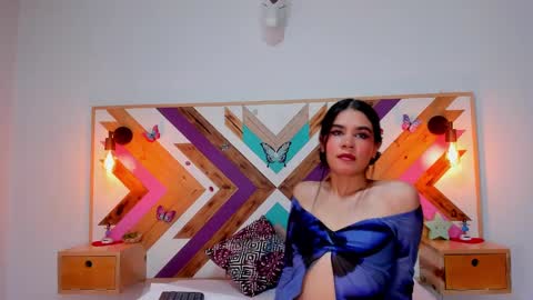Isabella  online show from February 2025 11:36:01 AM