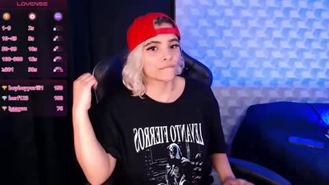 Snapshot of isabellamoutt chatting on January 2025 05:45:02 AM Isabella Mout online show from January 2025 05:45:02 AM