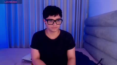 Isabella Mout  online show from February 2026 06:15:01 PM