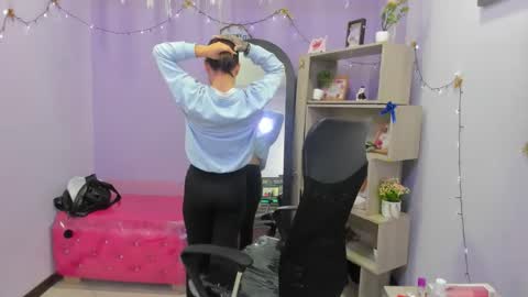 isebella online show from April 2026 02:09:02 PM