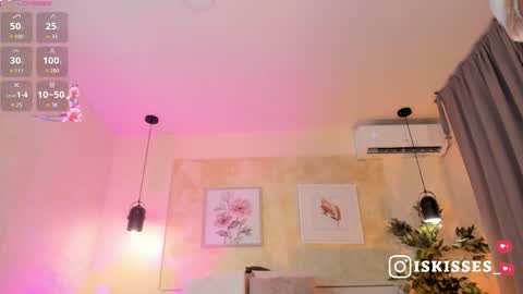 Snapshot of isabellasweet__ chatting on April 2026 04:06:01 AM online show from April 2026 04:06:01 AM