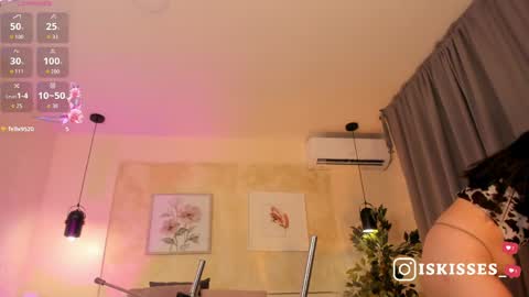 Snapshot of isabellasweet__ chatting on May 2026 04:08:01 AM online show from May 2026 04:08:01 AM