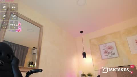 Snapshot of isabellasweet__ chatting on May 2026 03:45:01 AM online show from May 2026 03:45:01 AM