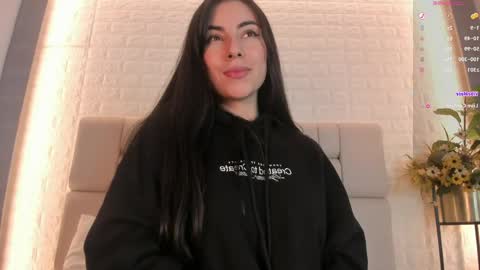 Snapshot of isabellasweet__ chatting on May 2026 03:50:02 PM online show from May 2026 03:50:02 PM