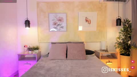 Snapshot of isabellasweet__ chatting on June 2026 03:31:01 AM online show from June 2026 03:31:01 AM