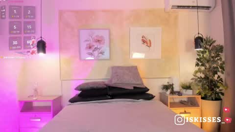 Snapshot of isabellasweet__ chatting on June 2026 04:17:02 AM online show from June 2026 04:17:02 AM