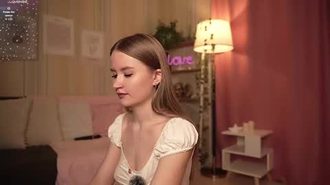 Bella online show from September 2025 05:01:02 AM