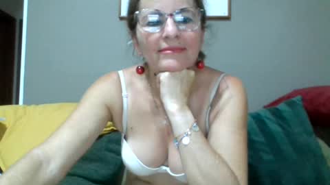 Snapshot of isabellawouti chatting on June 2026 11:02:01 PM isabella online show from June 2026 11:02:01 PM