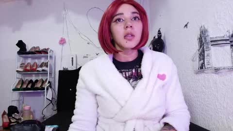 Snapshot of isabelle_sara chatting on May 2026 07:45:02 PM isabelle_sara online show from May 2026 07:45:02 PM