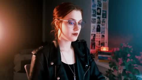 Madame Isabelle online show from February 2025 04:10:02 PM