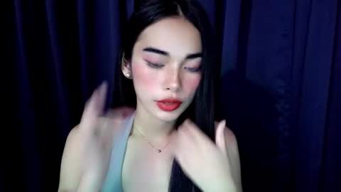 Isabelle online show from November 2025 02:01:01 PM