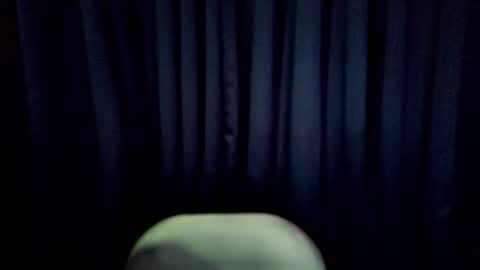 Snapshot of isabelle_willis chatting on July 2026 05:00:01 PM Isabelle online show from July 2026 05:00:01 PM