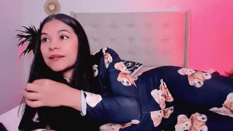 Isabelle Diaz online show from November 2025 05:17:01 AM