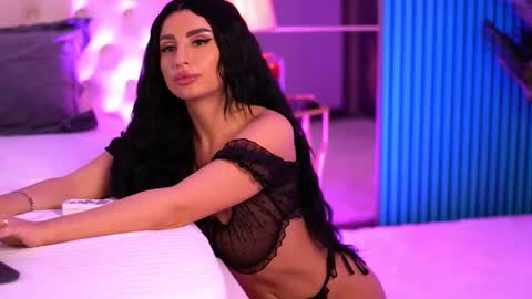 Snapshot of isabellehunt chatting on March 2025 09:00:01 AM IsabelleHunt online show from March 2025 09:00:01 AM