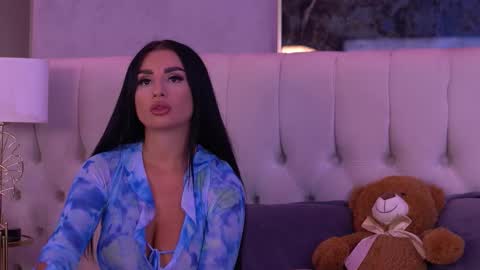Snapshot of isabellehunt chatting on September 2025 05:07:01 AM IsabelleHunt online show from September 2025 05:07:01 AM