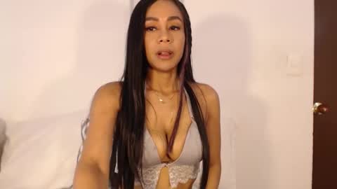 Isabella online show from October 2025 10:18:02 PM