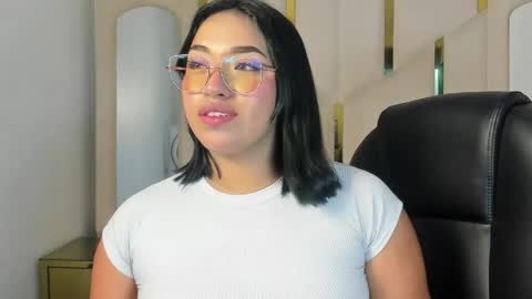 isabellrodriguez18 online show from May 2026 03:23:02 AM