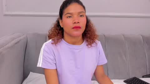 Isabellsmmith online show from January 2025 10:17:01 AM