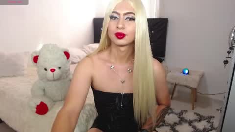 isadora online show from July 2026 01:02:01 PM