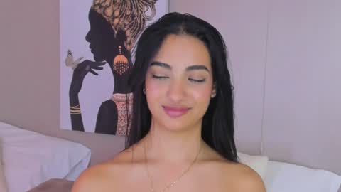 Snapshot of isamonroee chatting on December 2024 10:52:01 PM Isa Monroee online show from December 2024 10:52:01 PM