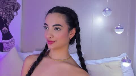 Snapshot of isamonroee chatting on December 2024 10:45:01 PM Isa Monroee online show from December 2024 10:45:01 PM