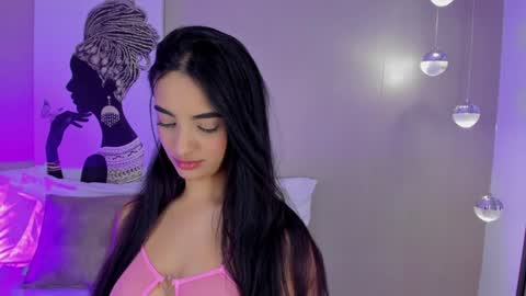 Snapshot of isamonroee chatting on February 2025 08:38:02 PM Isa Monroee online show from February 2025 08:38:02 PM