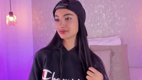 Snapshot of isamonroee chatting on September 2025 02:07:01 PM Isa Monroee online show from September 2025 02:07:01 PM
