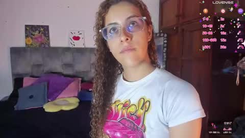 Isabela  online show from September 2025 03:06:02 AM