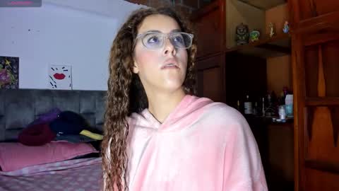 Isabela  online show from October 2025 02:56:01 AM