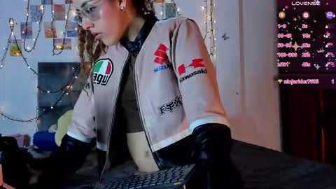 Snapshot of isangel_ chatting on February 2026 06:40:02 AM Isabela online show from February 2026 06:40:02 AM