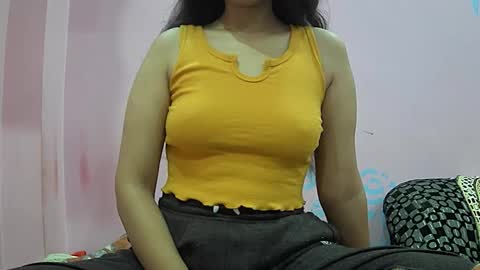 ishika_singh_ online show from February 2026 02:02:02 AM