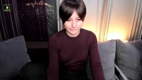 Snapshot of ishtardivine chatting on November 2025 05:02:01 AM Ishtar online show from November 2025 05:02:01 AM