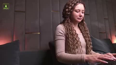 Snapshot of ishtardivine chatting on December 2025 04:50:01 AM Ishtar online show from December 2025 04:50:01 AM