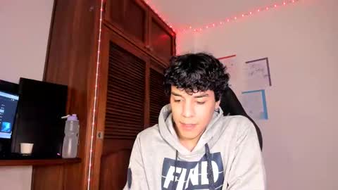 Isidro online show from March 2025 04:16:02 AM