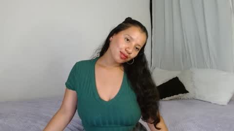 Snapshot of isis_cb17 chatting on February 2025 11:14:02 PM Isis online show from February 2025 11:14:02 PM