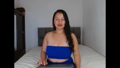 Snapshot of isis_cb17 chatting on February 2025 03:23:02 AM Isis online show from February 2025 03:23:02 AM