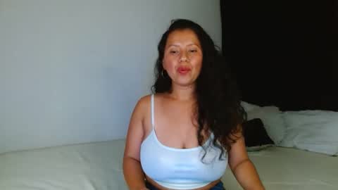 Snapshot of isis_cb17 chatting on February 2025 11:09:01 PM Isis online show from February 2025 11:09:01 PM