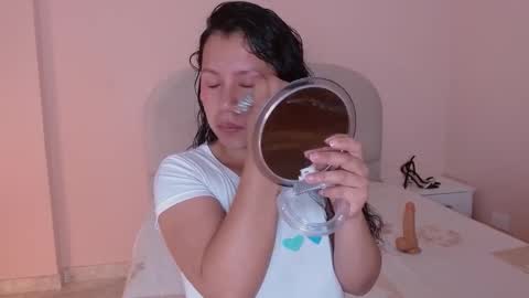 Snapshot of isis_cb17 chatting on October 2025 07:53:01 AM Isis online show from October 2025 07:53:01 AM